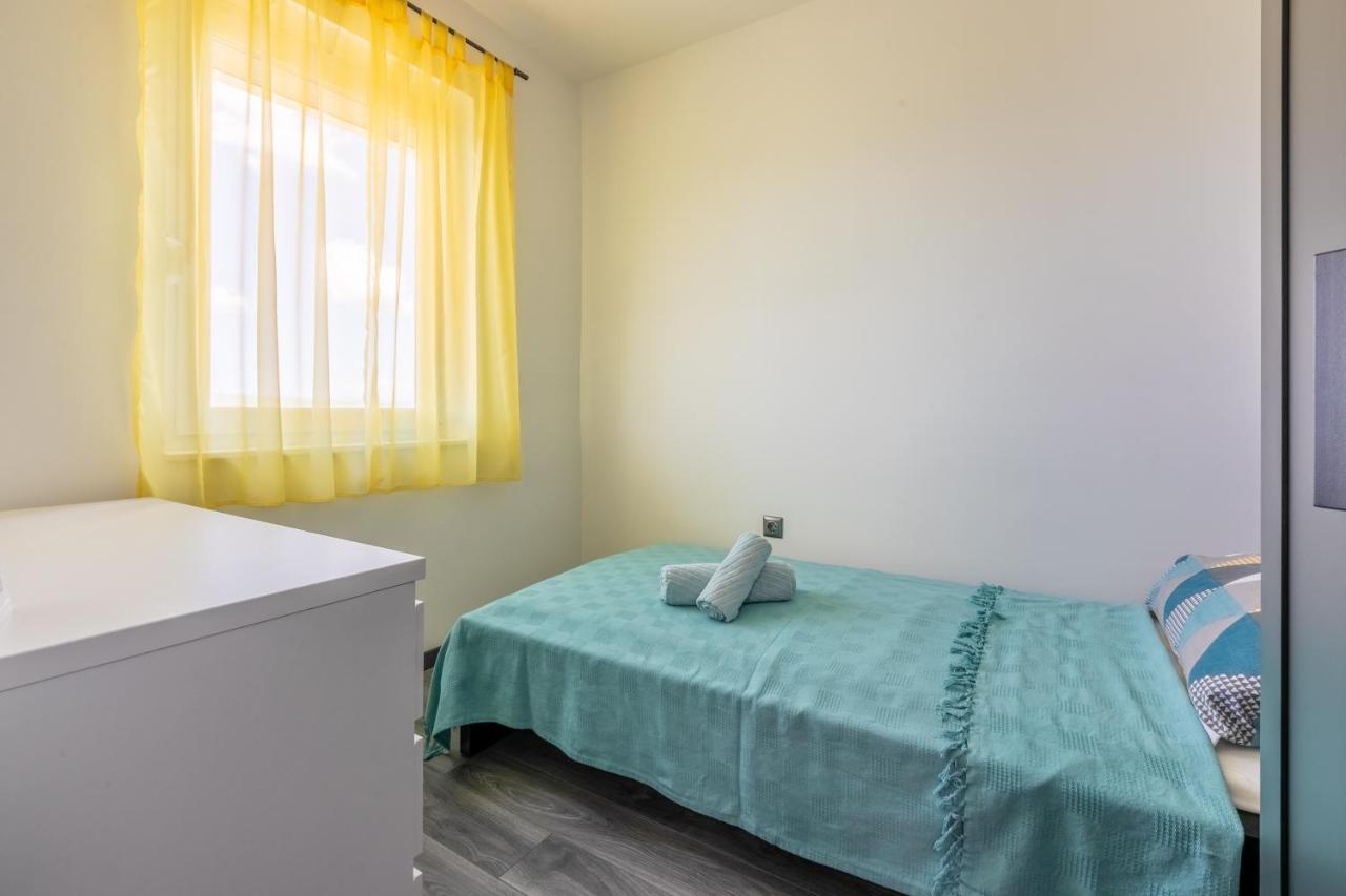 Apartment Pek Crikvenica Eksteriør billede